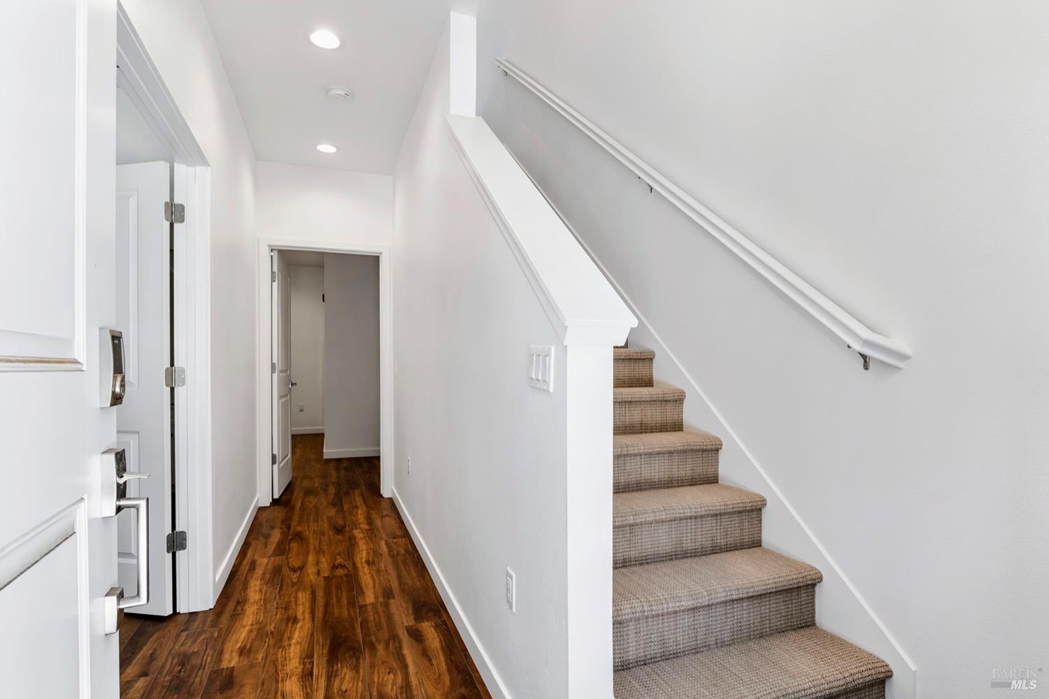 Detail Gallery Image 25 of 51 For 1655 2nd St #306,  Napa,  CA 94559 - 3 Beds | 3/1 Baths
