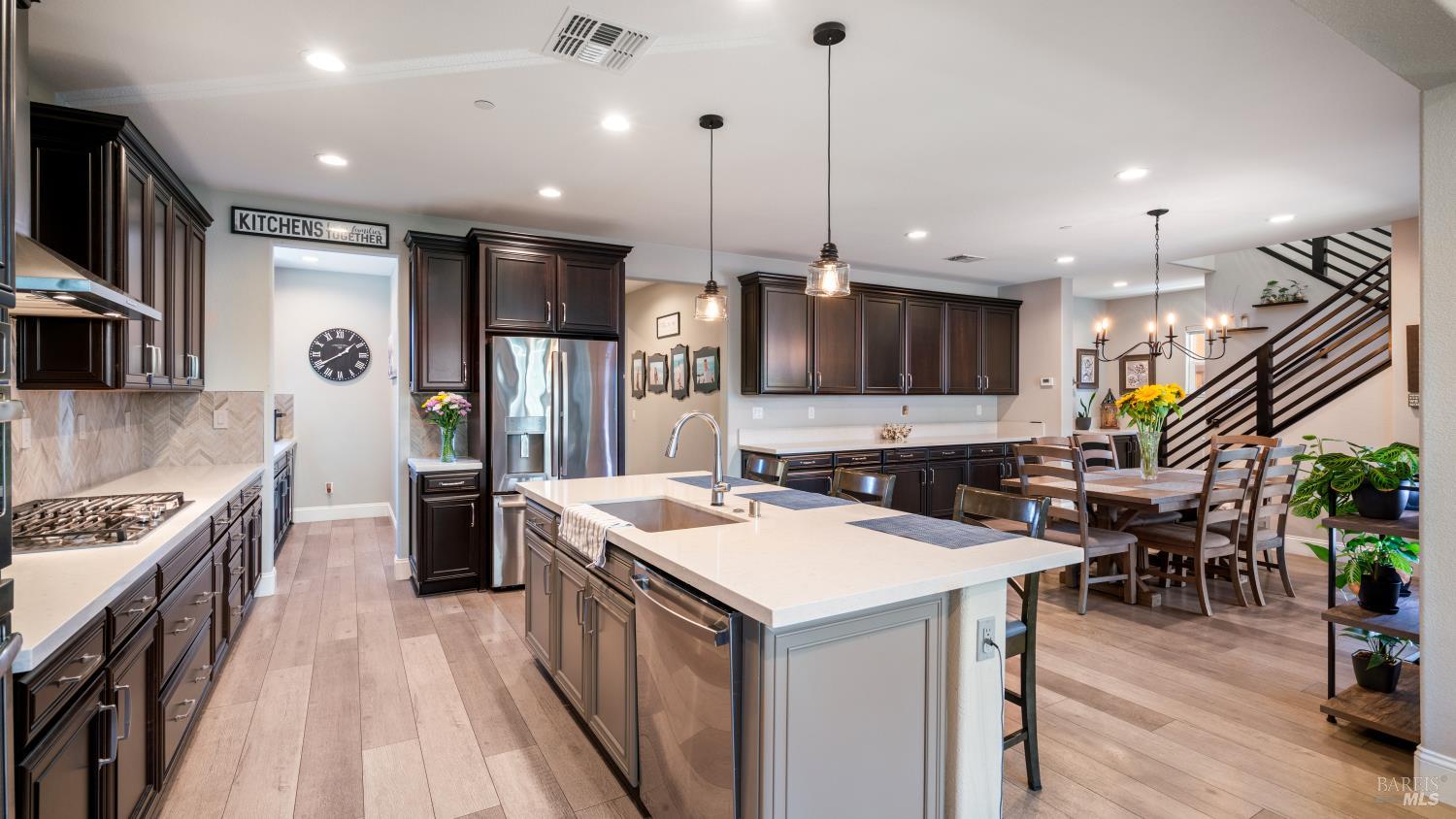 Detail Gallery Image 12 of 51 For 1504 Keats Pl, Rohnert Park,  CA 94928 - 4 Beds | 3 Baths