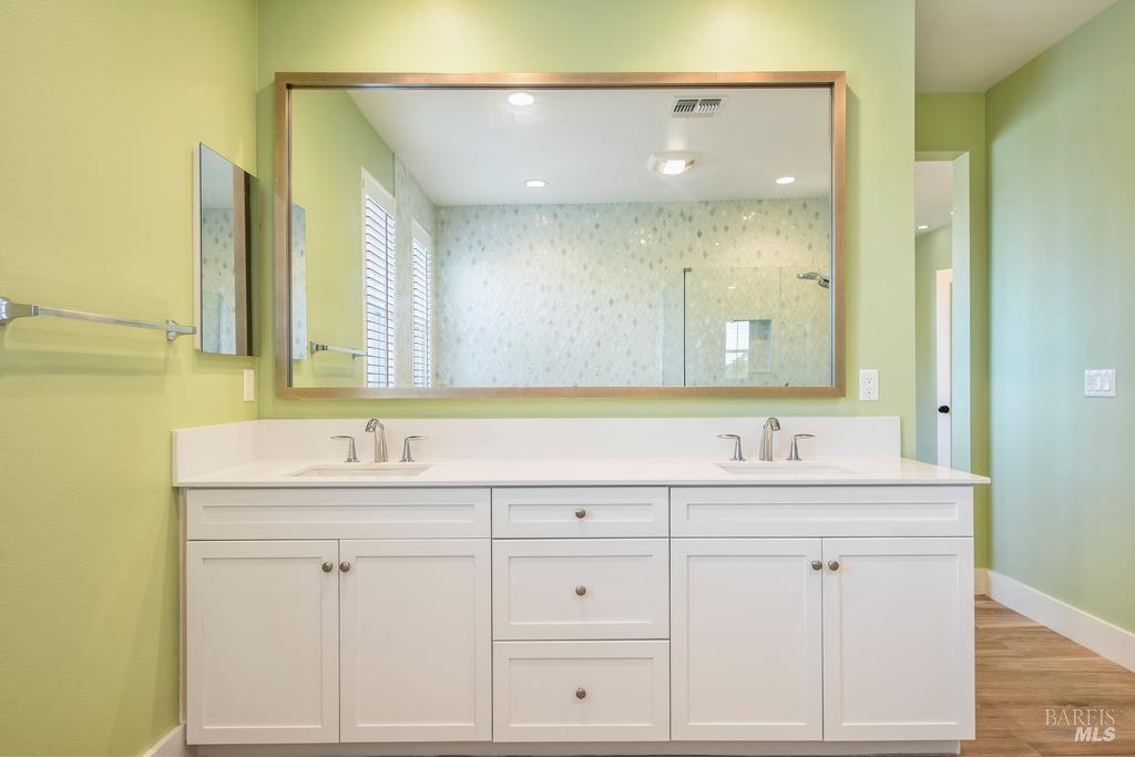 Detail Gallery Image 19 of 29 For 2580 Peterson Creek Dr, Santa Rosa,  CA 95403 - 4 Beds | 3 Baths