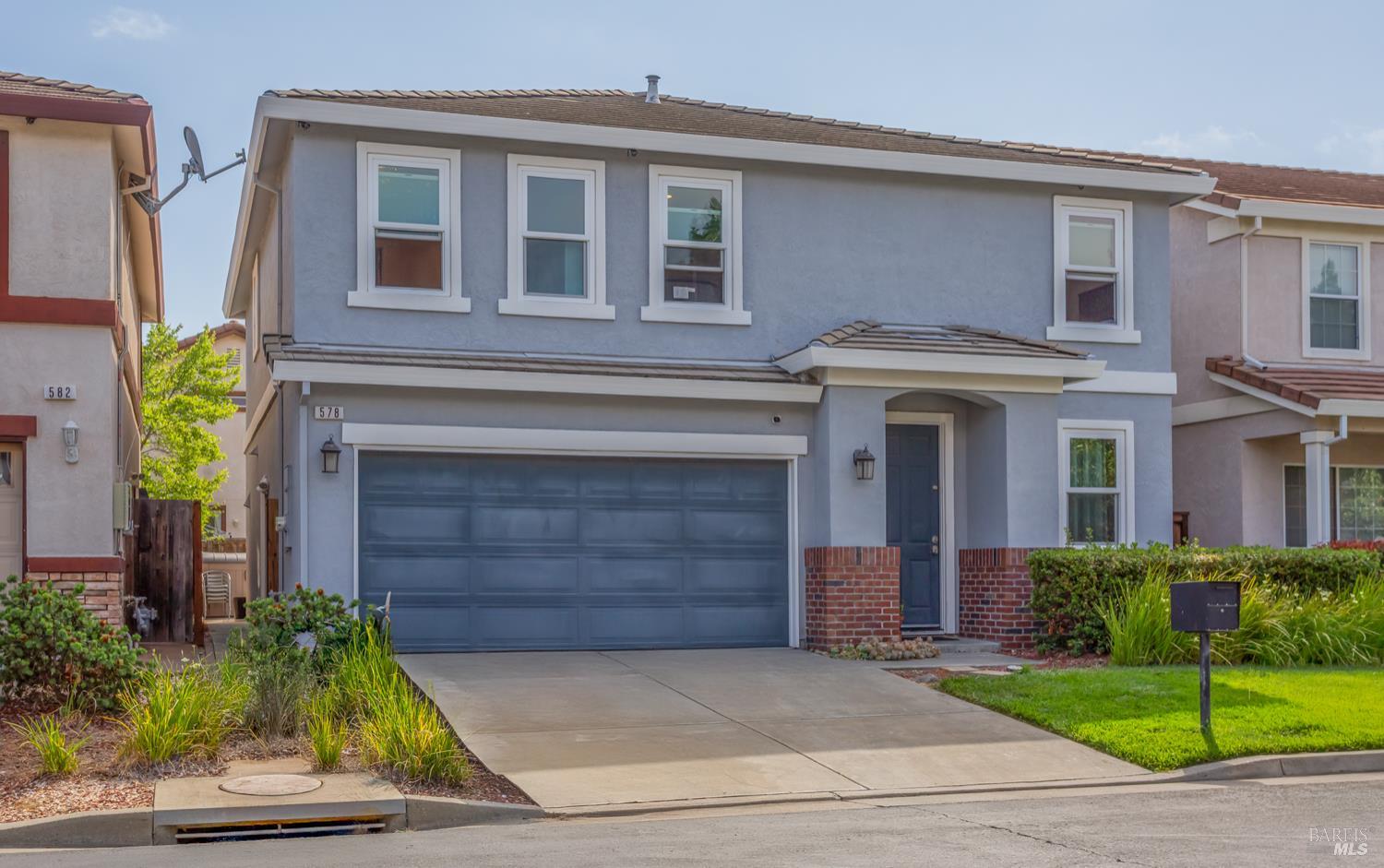 Detail Gallery Image 2 of 52 For 578 Tawny Lake Pl, Fairfield,  CA 94534 - 4 Beds | 2/1 Baths