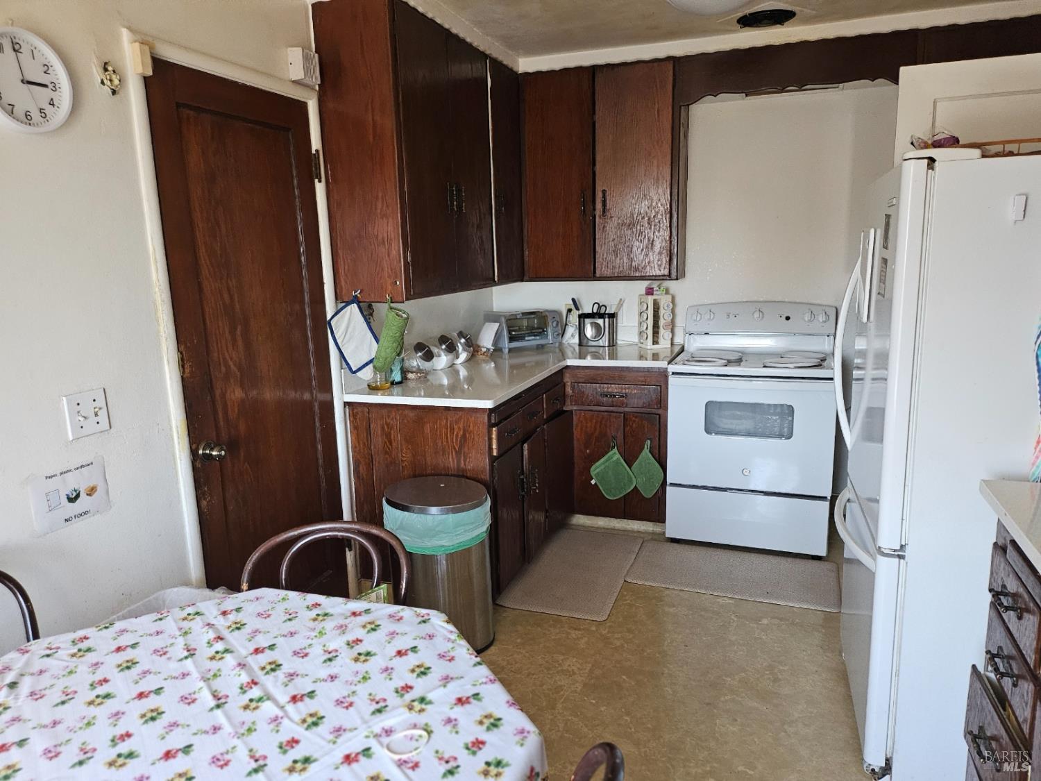 Detail Gallery Image 13 of 19 For 6117 Rosalind Ave, Richmond,  CA 94805 - 3 Beds | 1 Baths