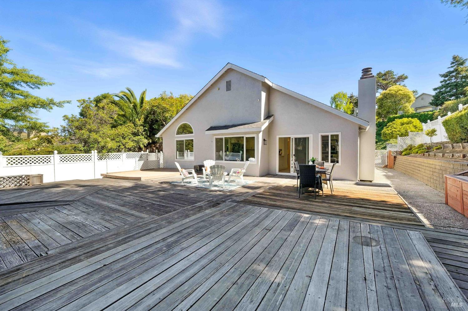 Detail Gallery Image 22 of 25 For 120 Seawind Dr, Vallejo,  CA 94590 - 3 Beds | 2 Baths