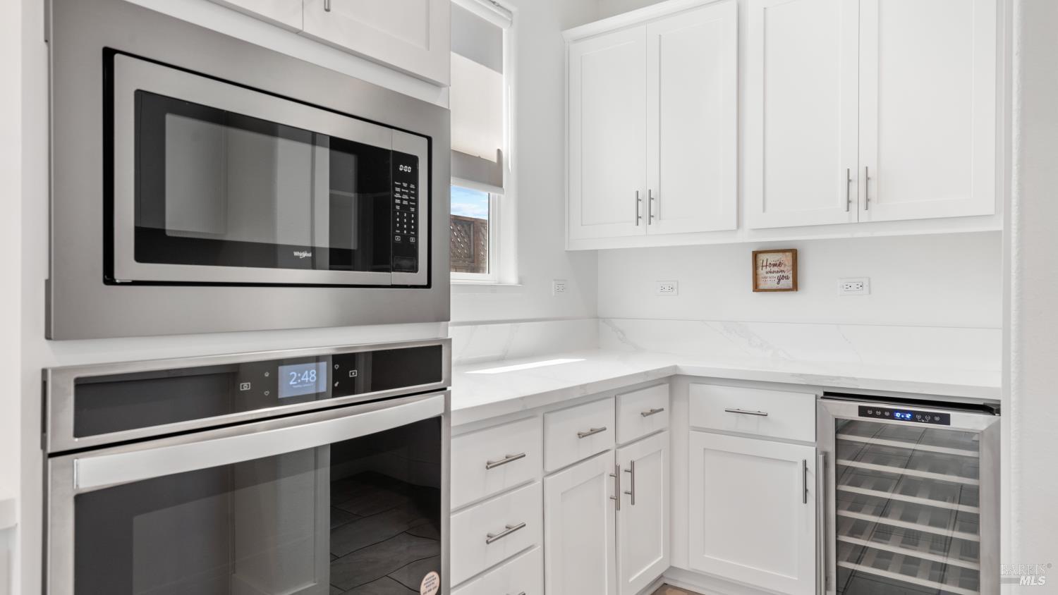 Detail Gallery Image 12 of 81 For 1421 Oak Cir, Rohnert Park,  CA 94928 - 4 Beds | 3/1 Baths