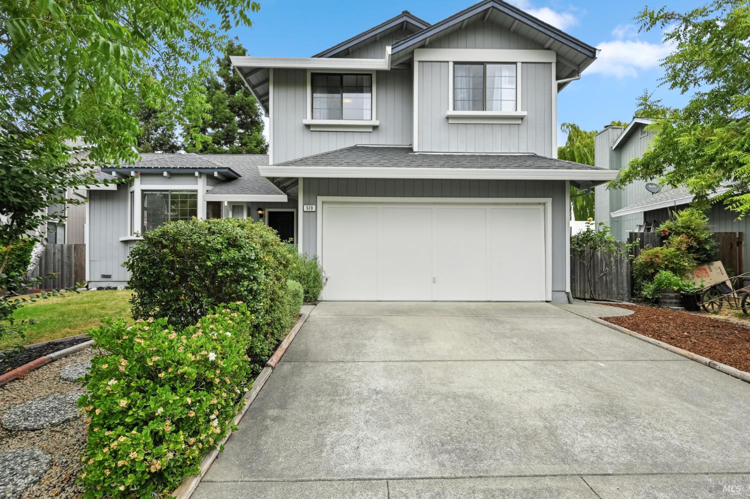 Detail Gallery Image 1 of 54 For 519 Mallory Ave, Windsor,  CA 95492 - 4 Beds | 2/1 Baths