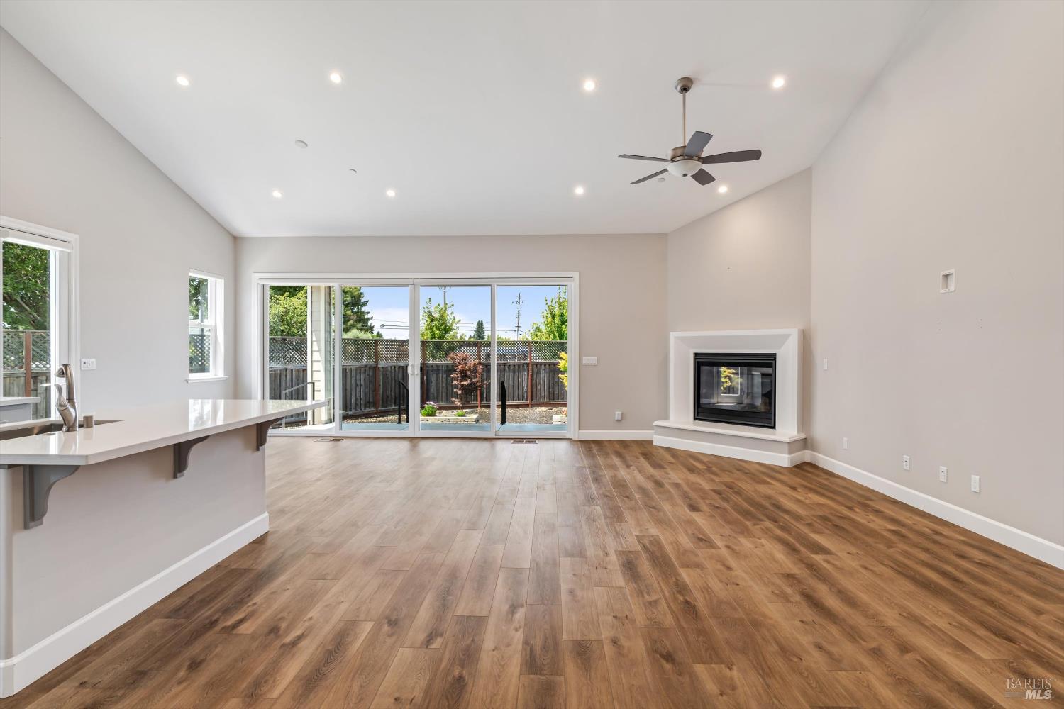 Detail Gallery Image 5 of 34 For 4716 Paulette Pl, Santa Rosa,  CA 95403 - 3 Beds | 2 Baths