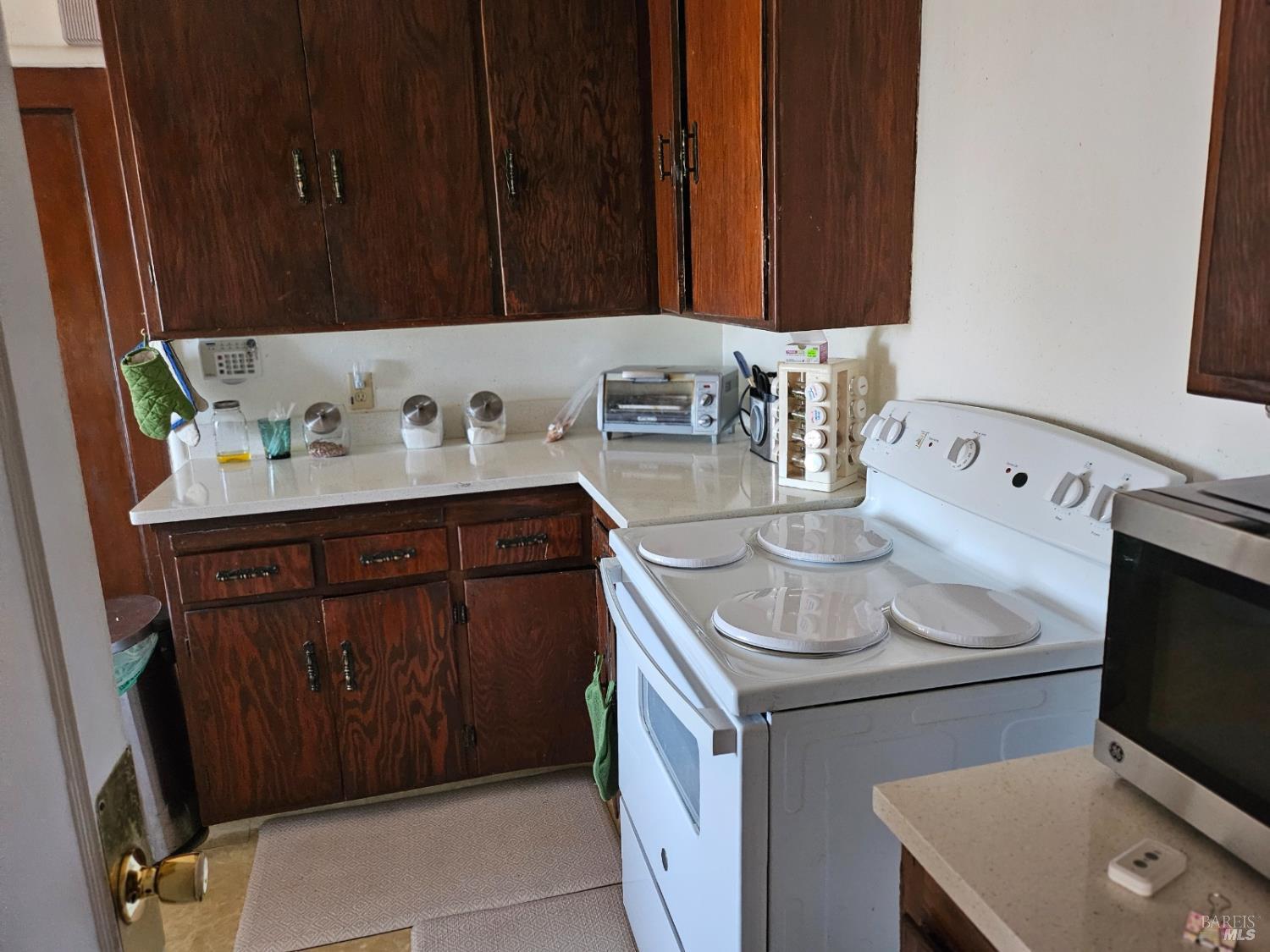 Detail Gallery Image 12 of 19 For 6117 Rosalind Ave, Richmond,  CA 94805 - 3 Beds | 1 Baths