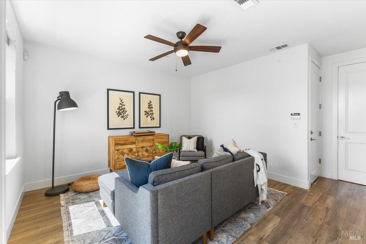 Detail Gallery Image 15 of 35 For 901 Prospect Ave, Santa Rosa,  CA 95409 - 4 Beds | 2/1 Baths