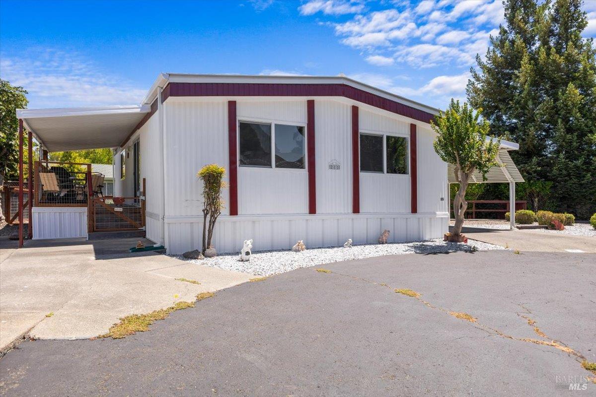 Detail Gallery Image 1 of 26 For 211 W Seven Flags Cir, Sonoma,  CA 95476 - 2 Beds | 2 Baths