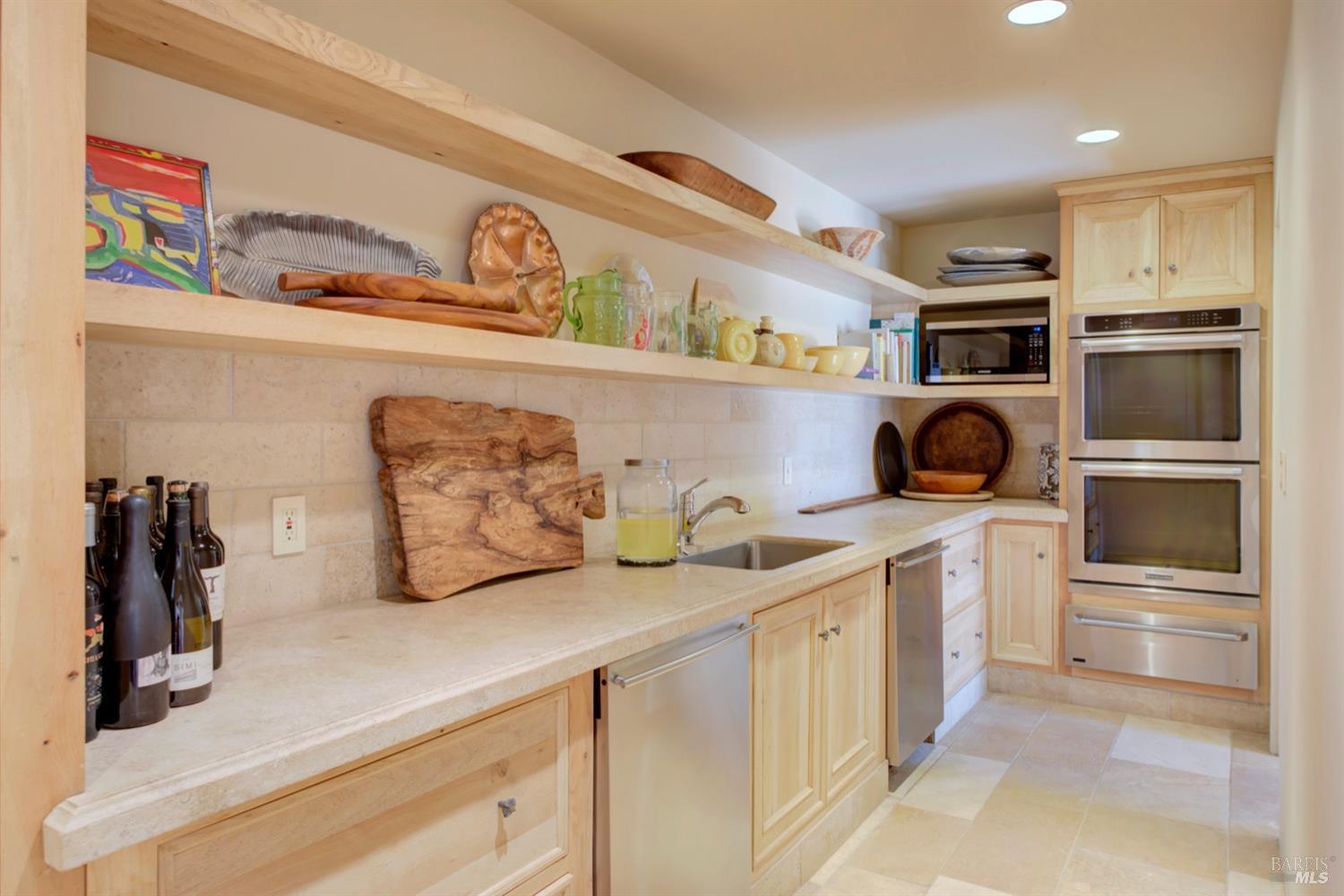Detail Gallery Image 20 of 98 For 8320 Franz Valley Rd, Calistoga,  CA 94515 - 8 Beds | 8/2 Baths