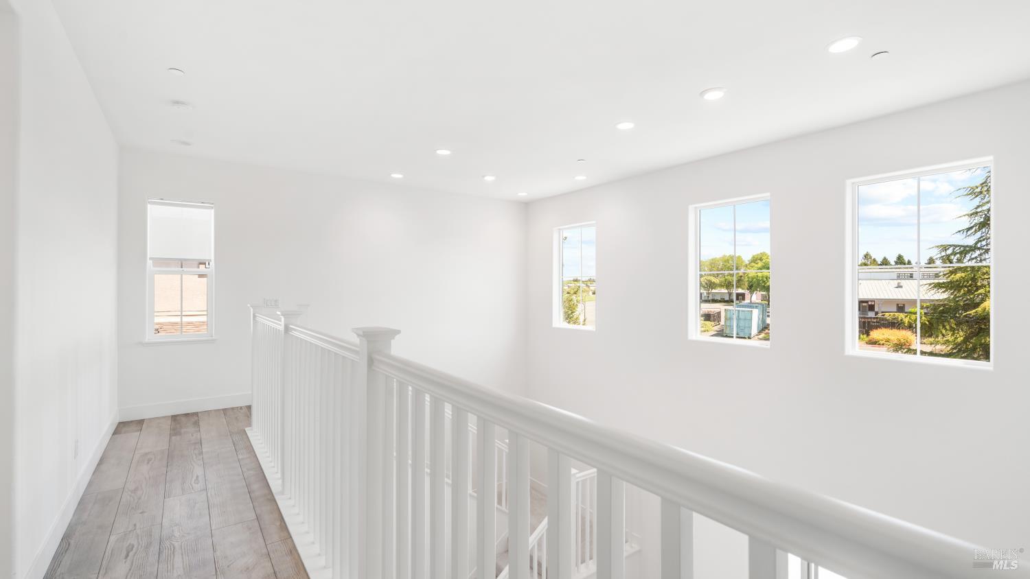 Detail Gallery Image 29 of 81 For 1421 Oak Cir, Rohnert Park,  CA 94928 - 4 Beds | 3/1 Baths