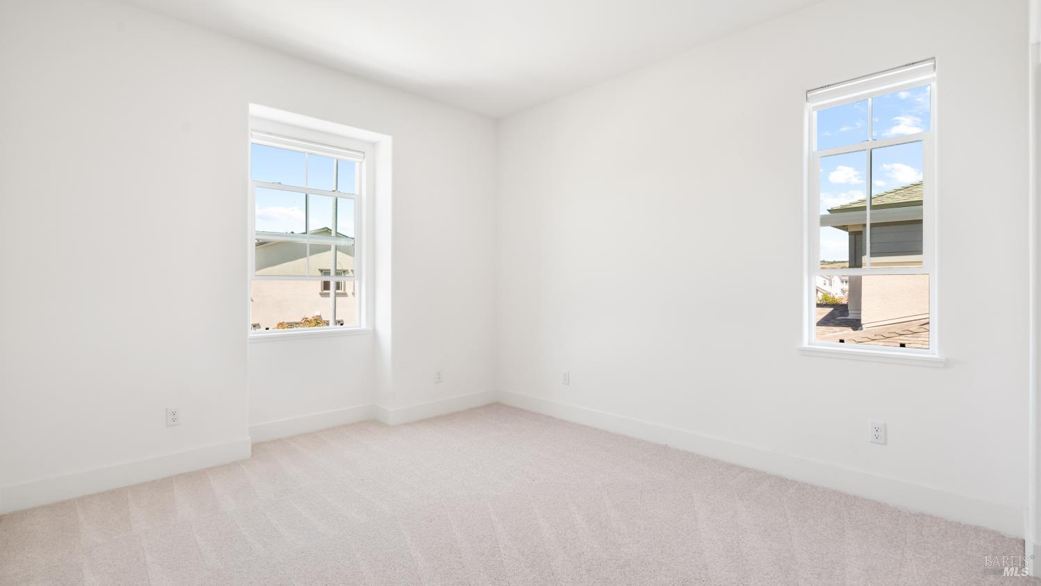 Detail Gallery Image 48 of 81 For 1421 Oak Cir, Rohnert Park,  CA 94928 - 4 Beds | 3/1 Baths