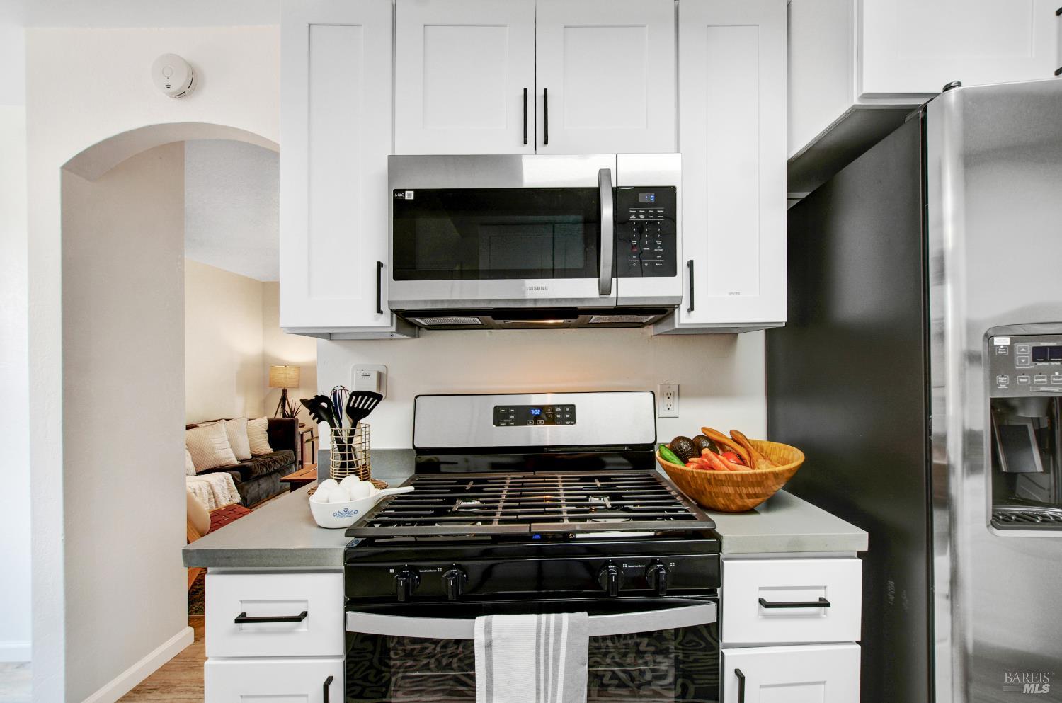 Detail Gallery Image 15 of 36 For 2721 Comanche St, Santa Rosa,  CA 95403 - 3 Beds | 2 Baths