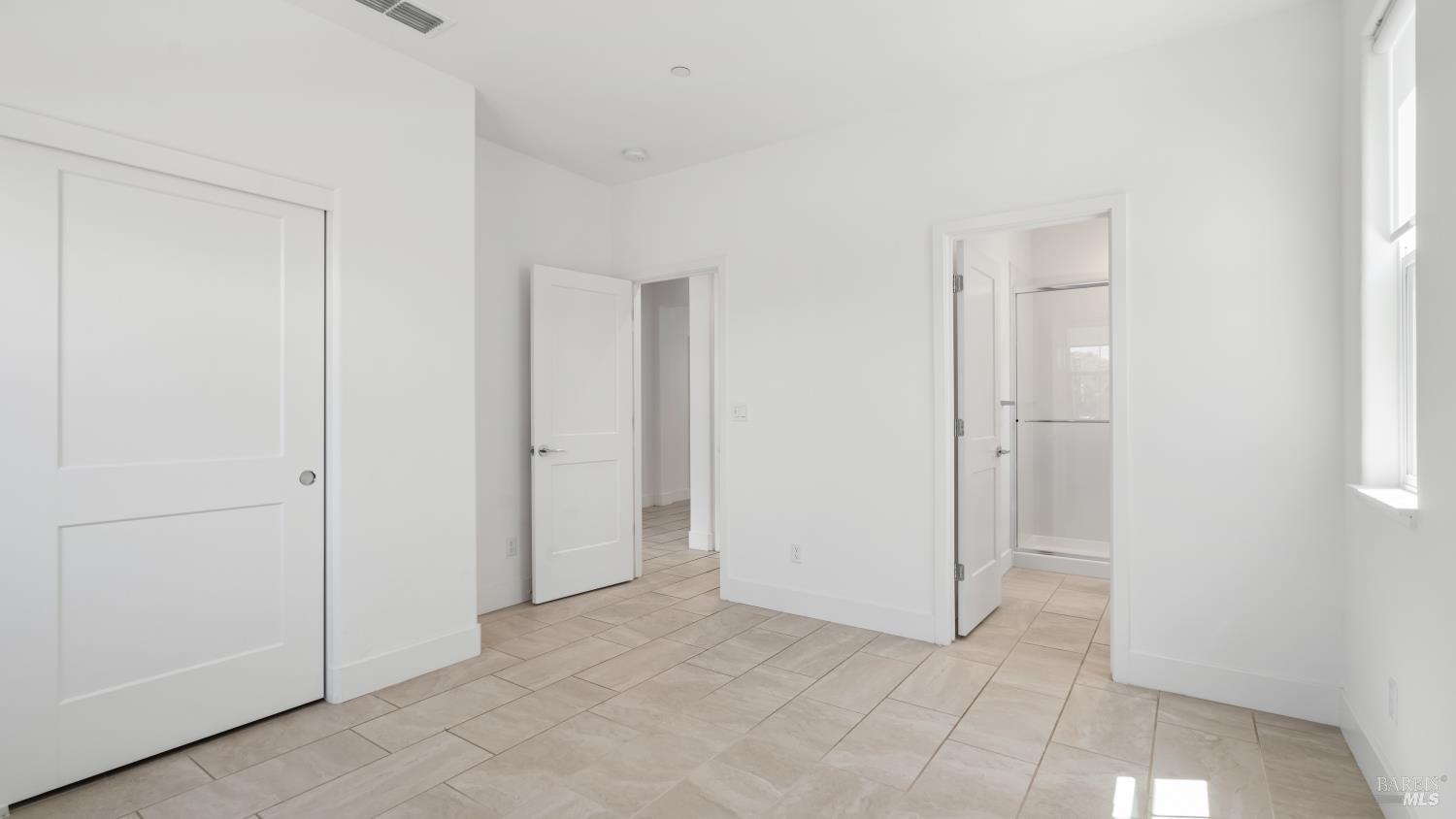 Detail Gallery Image 20 of 81 For 1421 Oak Cir, Rohnert Park,  CA 94928 - 4 Beds | 3/1 Baths