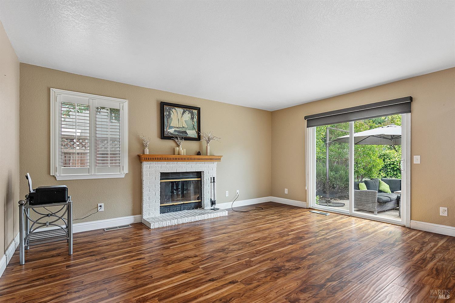 Detail Gallery Image 16 of 40 For 1180 Wieling Way, Petaluma,  CA 94954 - 3 Beds | 2/1 Baths