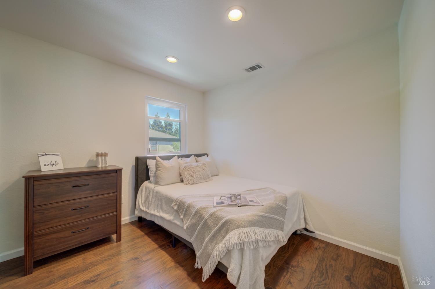 Detail Gallery Image 27 of 52 For 578 Tawny Lake Pl, Fairfield,  CA 94534 - 4 Beds | 2/1 Baths