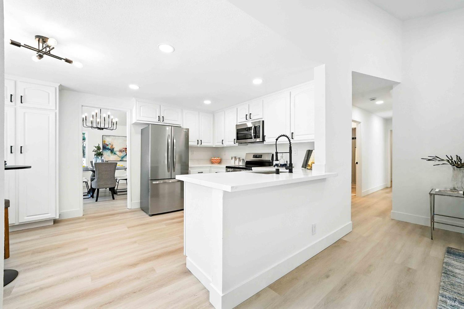 Detail Gallery Image 7 of 25 For 120 Seawind Dr, Vallejo,  CA 94590 - 3 Beds | 2 Baths