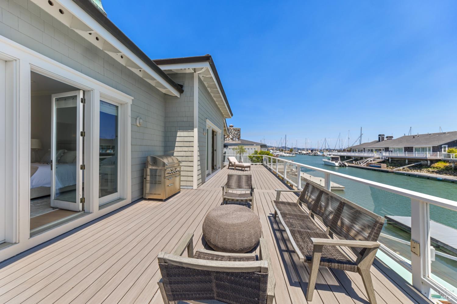 Detail Gallery Image 3 of 44 For 220 Jamaica St, Tiburon,  CA 94920 - 4 Beds | 2/1 Baths