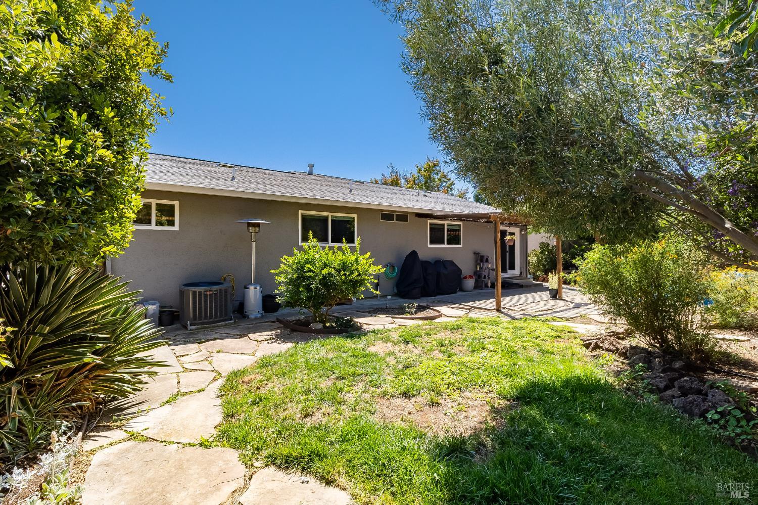 Detail Gallery Image 40 of 54 For 1229 Monte Vista Ct, Benicia,  CA 94510 - 4 Beds | 3 Baths