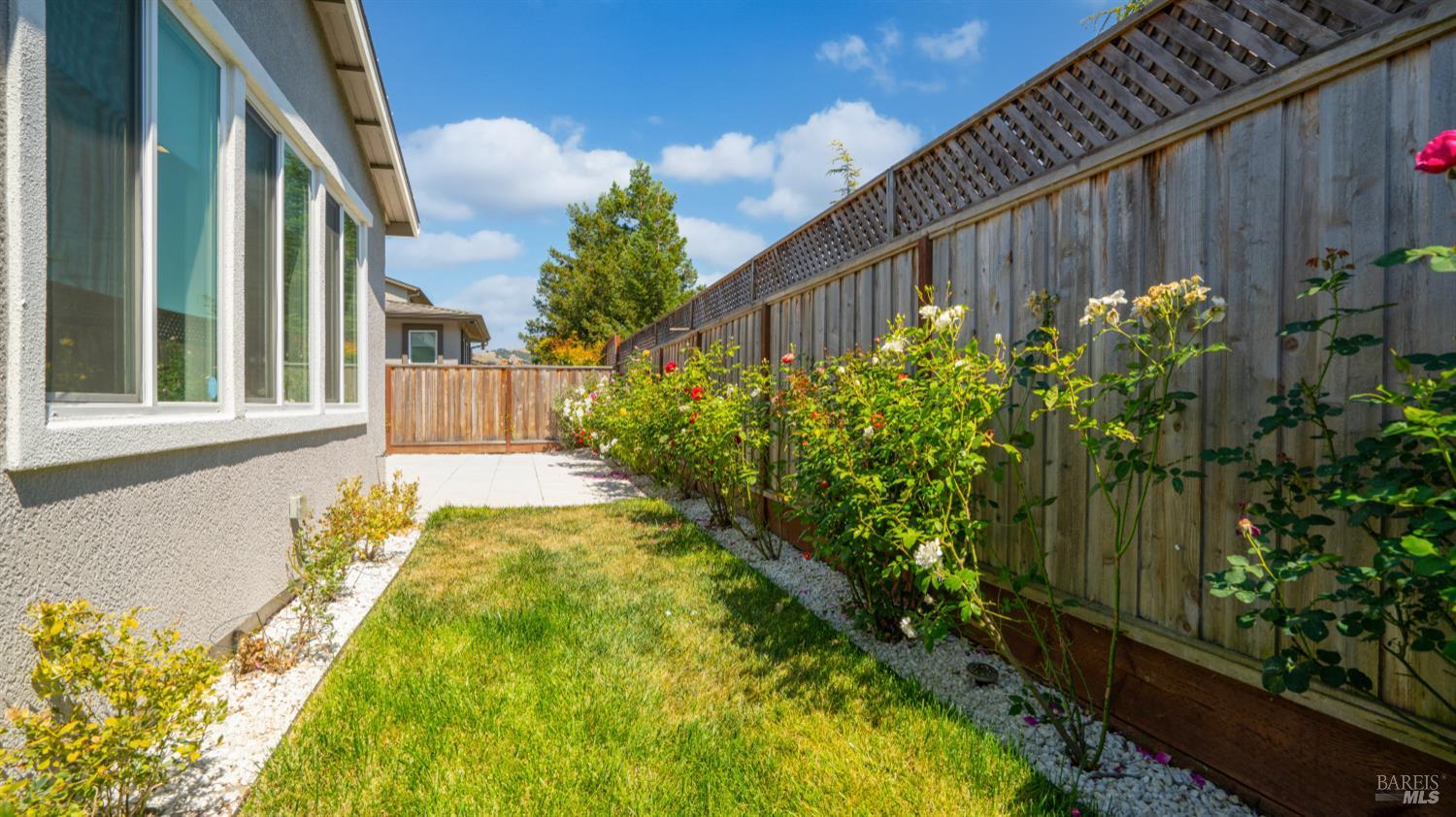 Detail Gallery Image 59 of 81 For 1421 Oak Cir, Rohnert Park,  CA 94928 - 4 Beds | 3/1 Baths