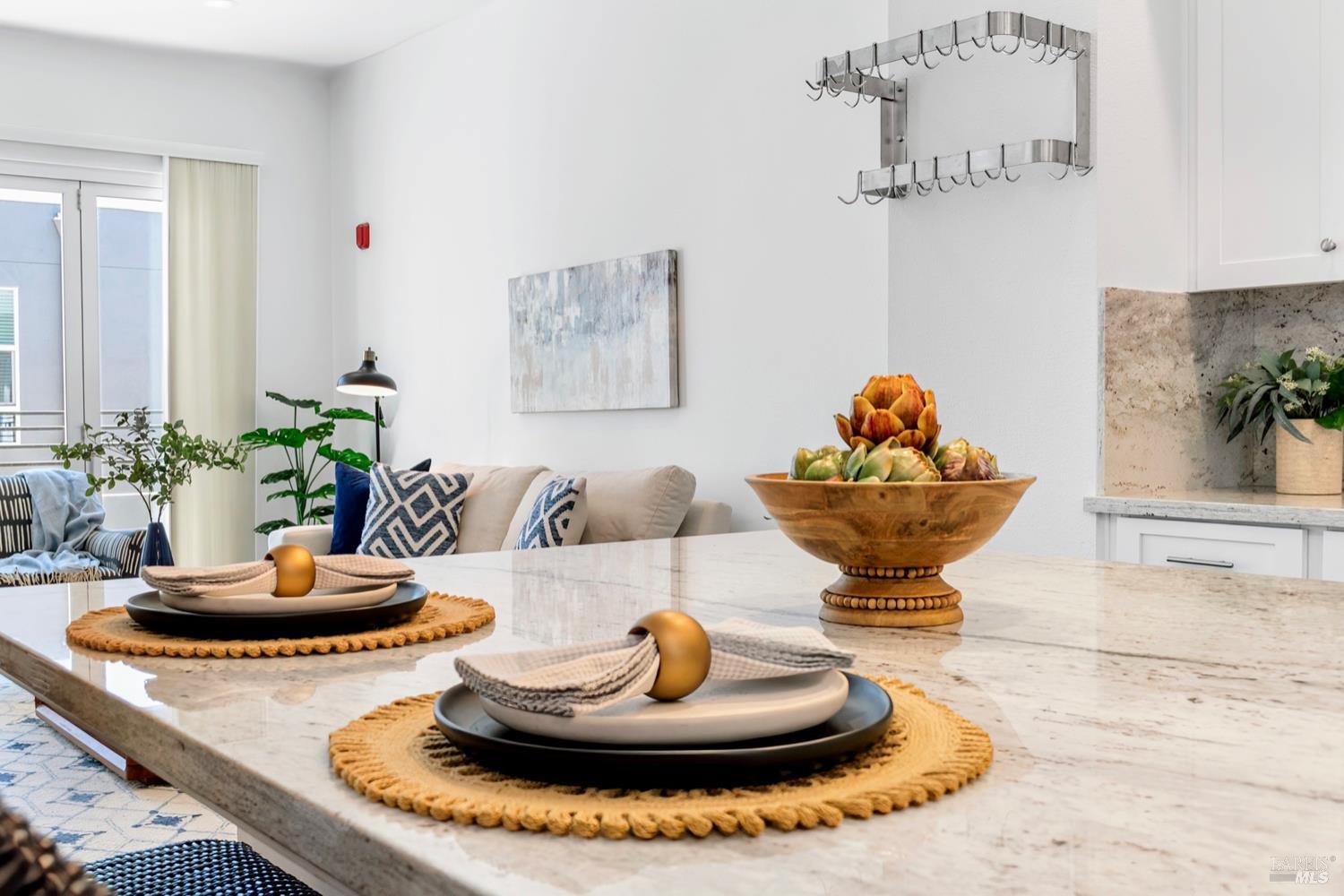 Detail Gallery Image 11 of 51 For 1655 2nd St #306,  Napa,  CA 94559 - 3 Beds | 3/1 Baths