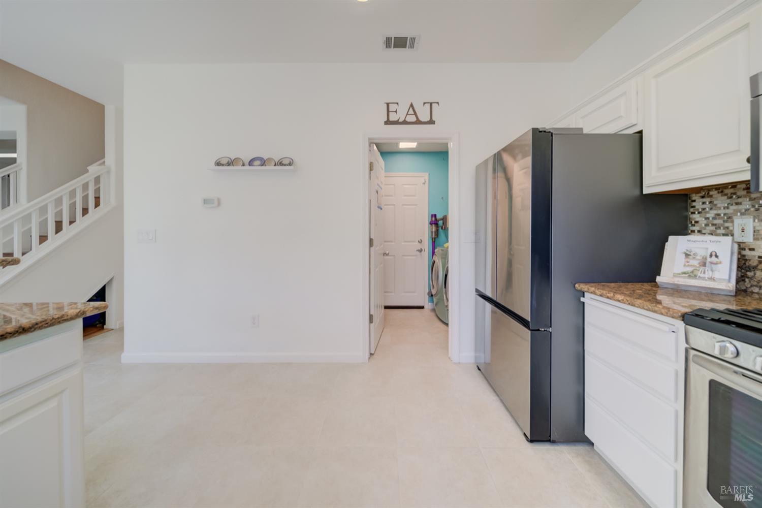 Detail Gallery Image 17 of 52 For 578 Tawny Lake Pl, Fairfield,  CA 94534 - 4 Beds | 2/1 Baths