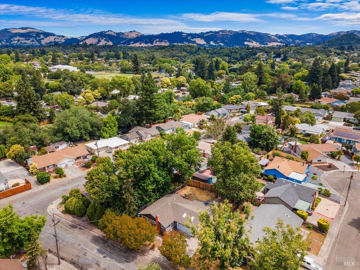 Detail Gallery Image 34 of 37 For 1146 Evans Dr, Santa Rosa,  CA 95405 - 4 Beds | 2 Baths
