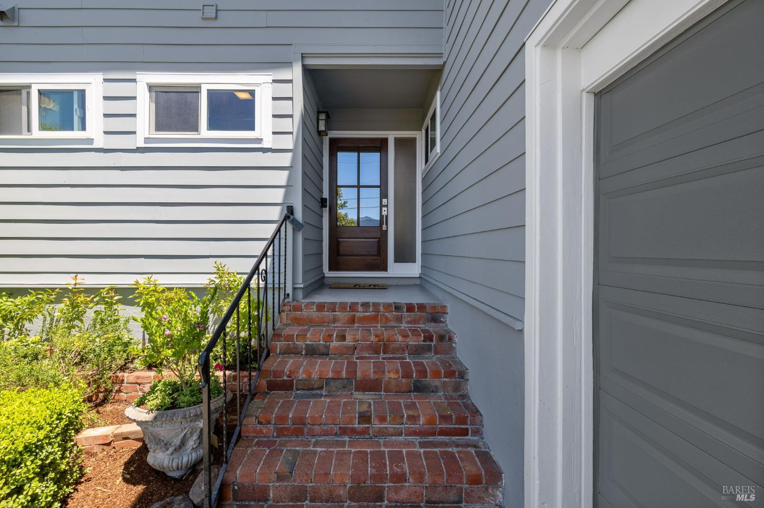 Detail Gallery Image 3 of 75 For 34 Crestwood Dr, San Rafael,  CA 94901 - 4 Beds | 3 Baths