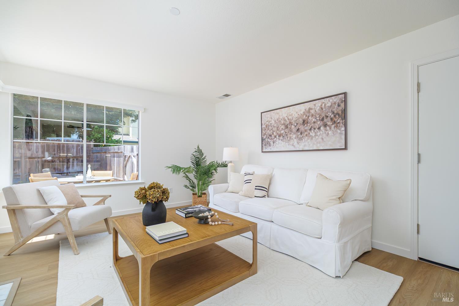 Detail Gallery Image 16 of 48 For 717 Weymouth St, Petaluma,  CA 94954 - 3 Beds | 2/1 Baths