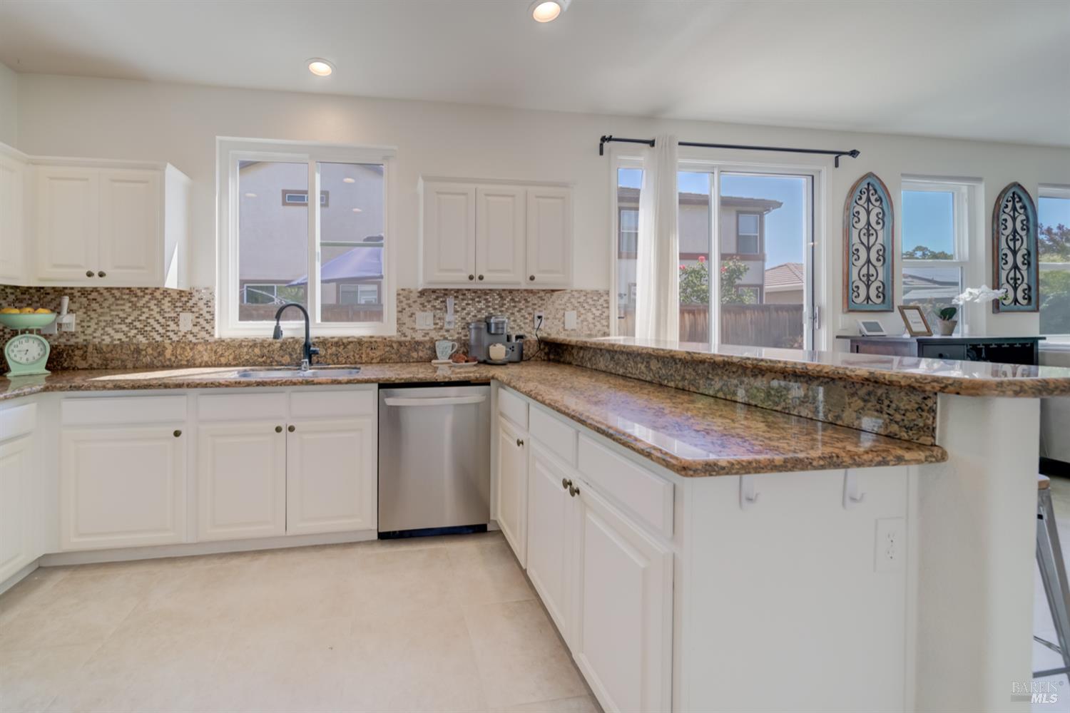 Detail Gallery Image 15 of 52 For 578 Tawny Lake Pl, Fairfield,  CA 94534 - 4 Beds | 2/1 Baths