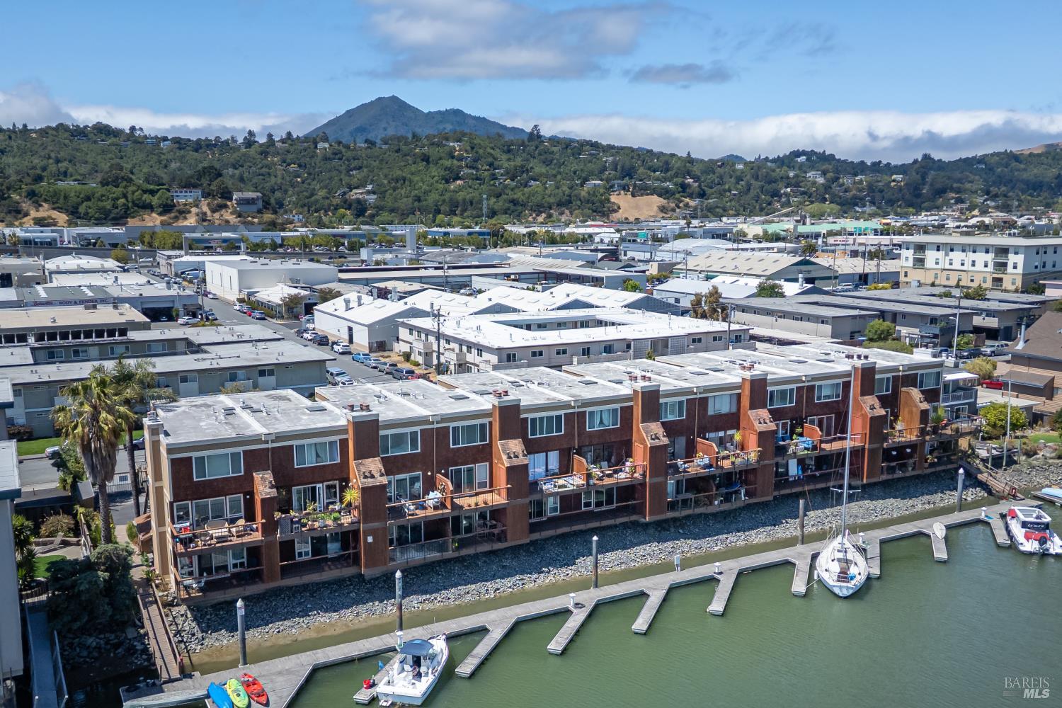 Detail Gallery Image 10 of 33 For 490 Canal St #19,  San Rafael,  CA 94901 - 2 Beds | 1/1 Baths