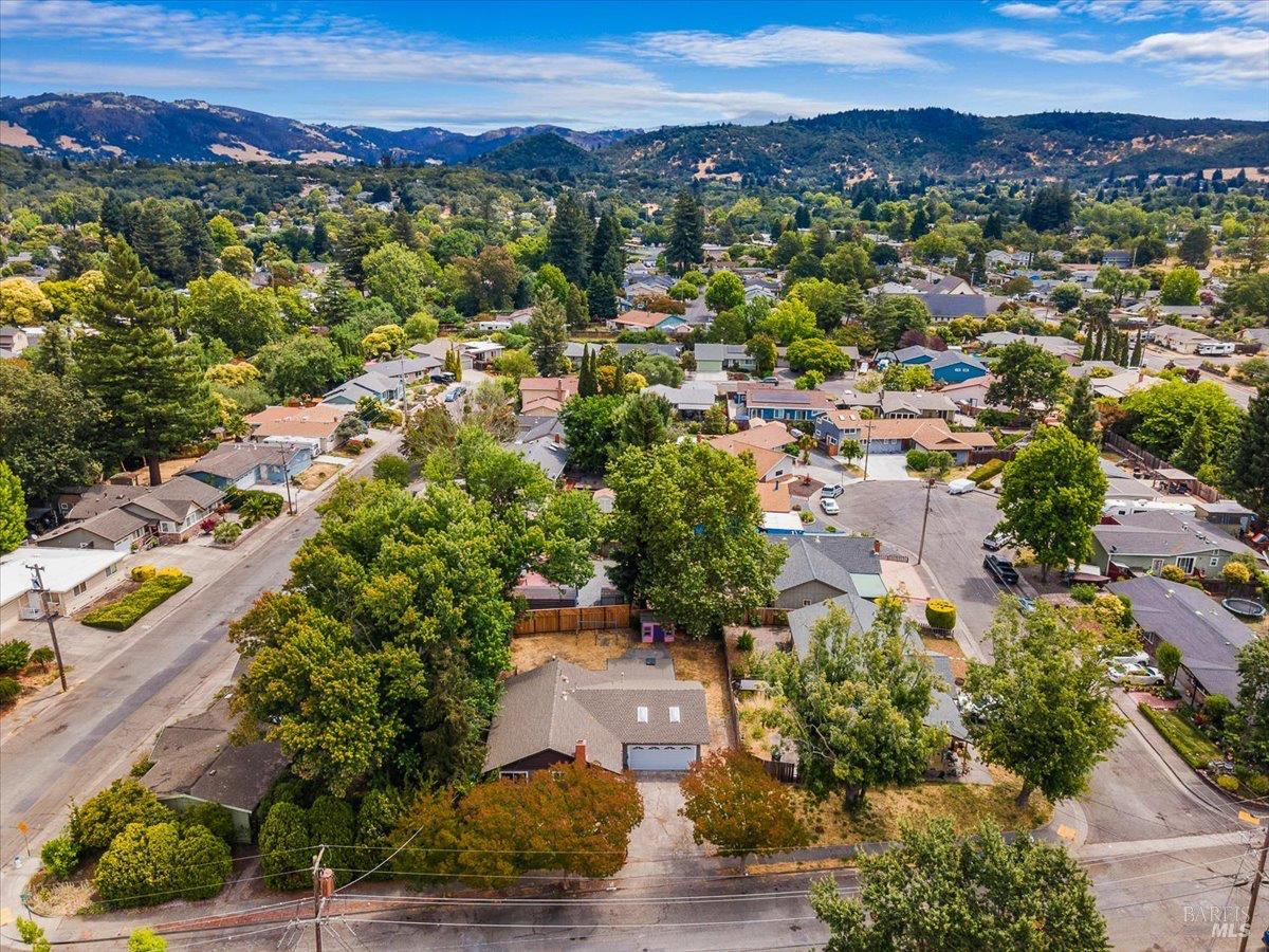 Detail Gallery Image 35 of 37 For 1146 Evans Dr, Santa Rosa,  CA 95405 - 4 Beds | 2 Baths