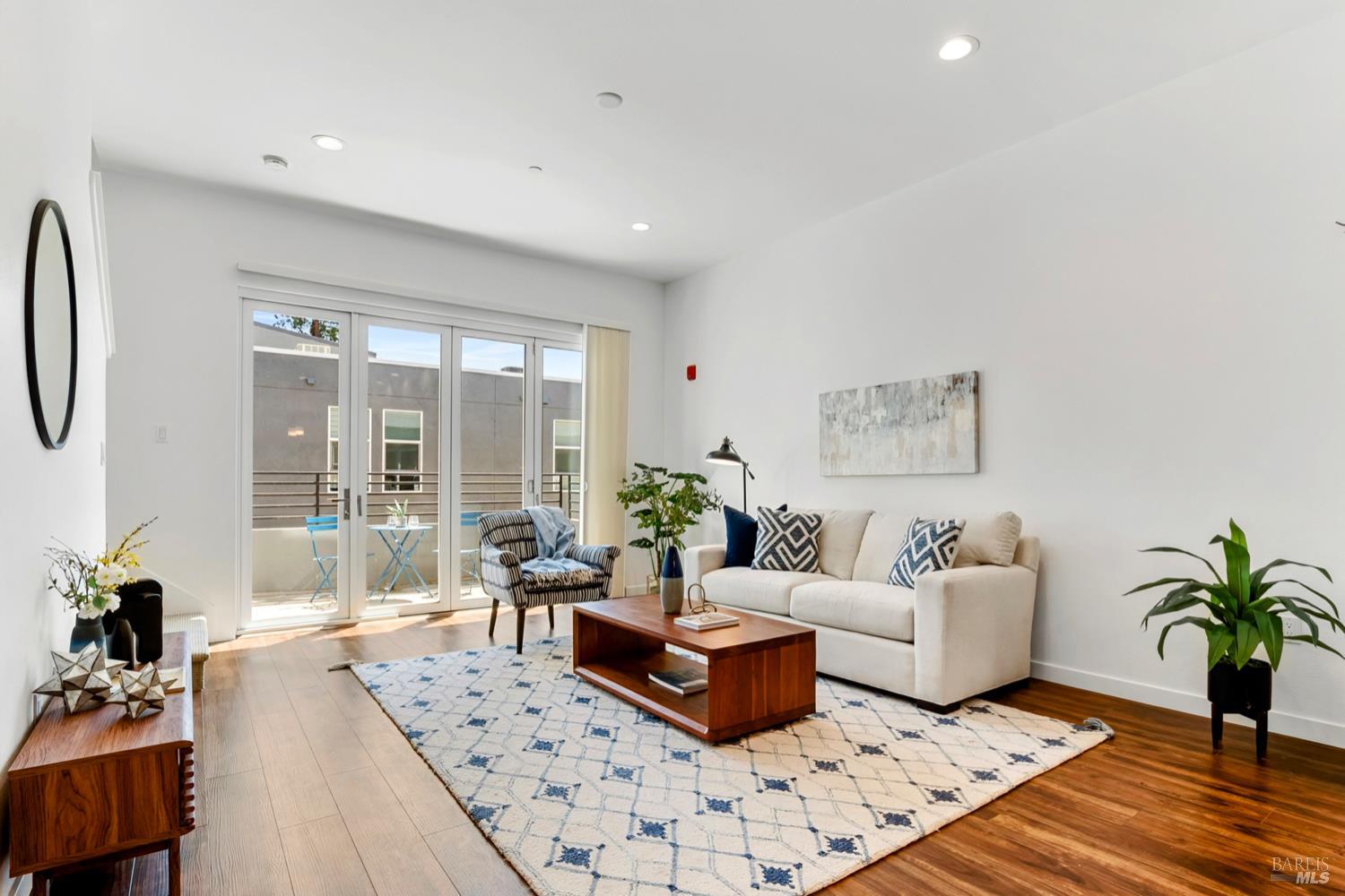 Detail Gallery Image 1 of 51 For 1655 2nd St #306,  Napa,  CA 94559 - 3 Beds | 3/1 Baths