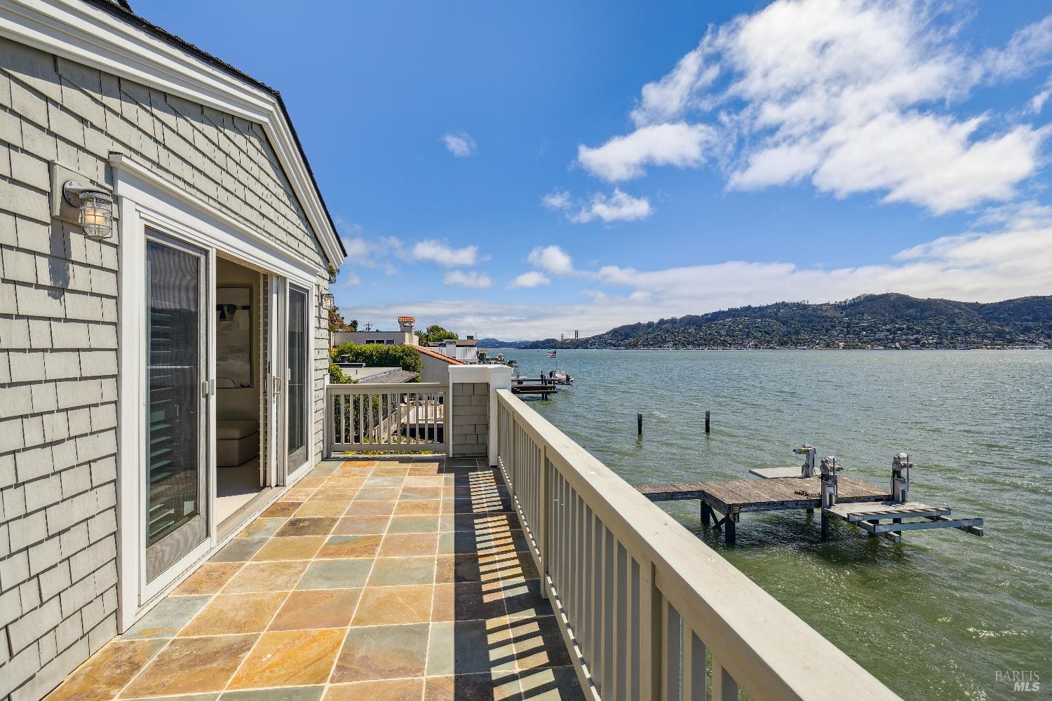 Detail Gallery Image 33 of 60 For 21 W Shore Rd, Belvedere Tiburon,  CA 94920 - 3 Beds | 3/1 Baths