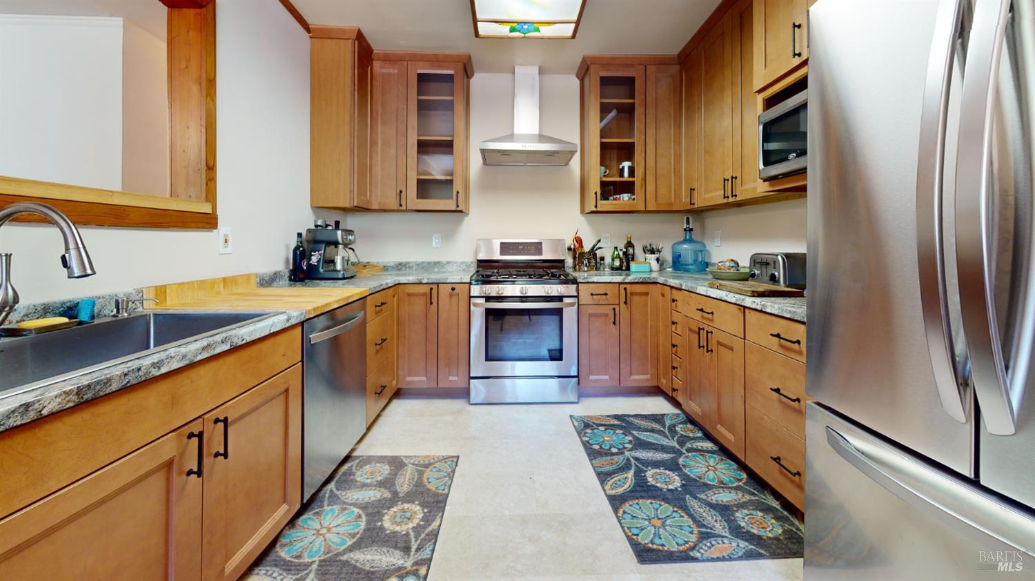 Detail Gallery Image 8 of 16 For 65235 Hwy 271 Hwy, Leggett,  CA 95585 - 4 Beds | 2 Baths