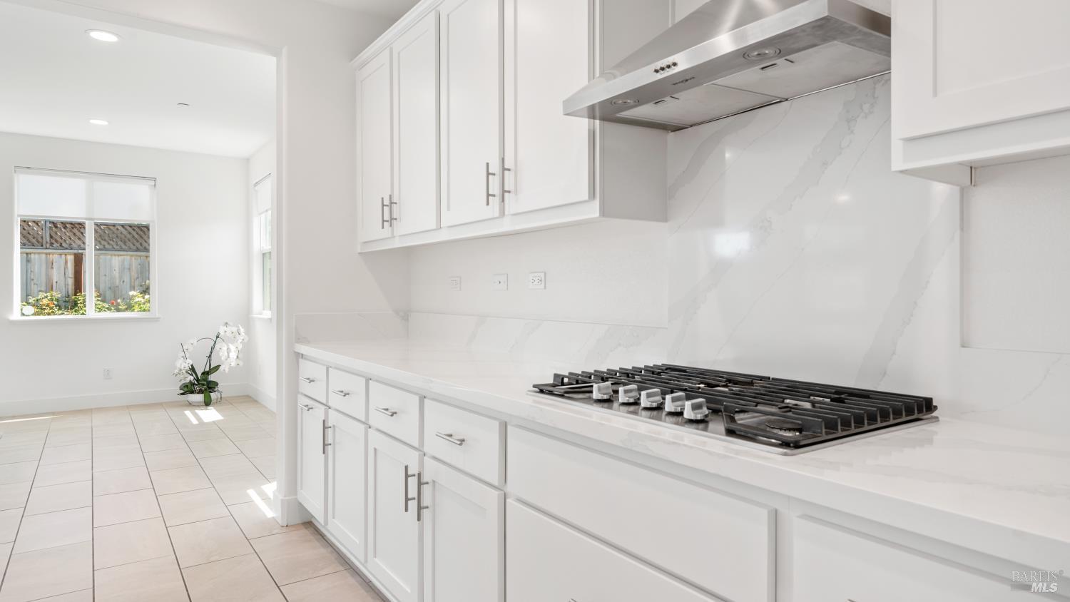 Detail Gallery Image 11 of 81 For 1421 Oak Cir, Rohnert Park,  CA 94928 - 4 Beds | 3/1 Baths