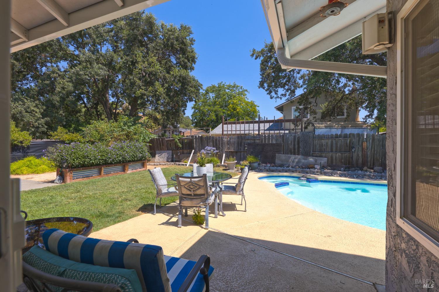 Detail Gallery Image 25 of 43 For 185 Salinas Dr, Vacaville,  CA 95688 - 3 Beds | 2 Baths