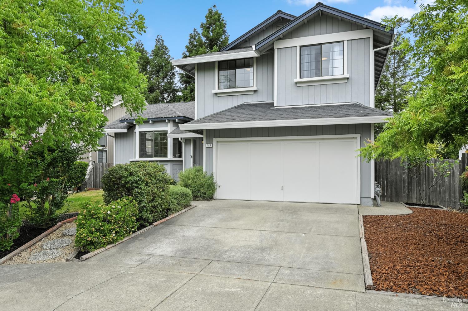 Detail Gallery Image 2 of 54 For 519 Mallory Ave, Windsor,  CA 95492 - 4 Beds | 2/1 Baths
