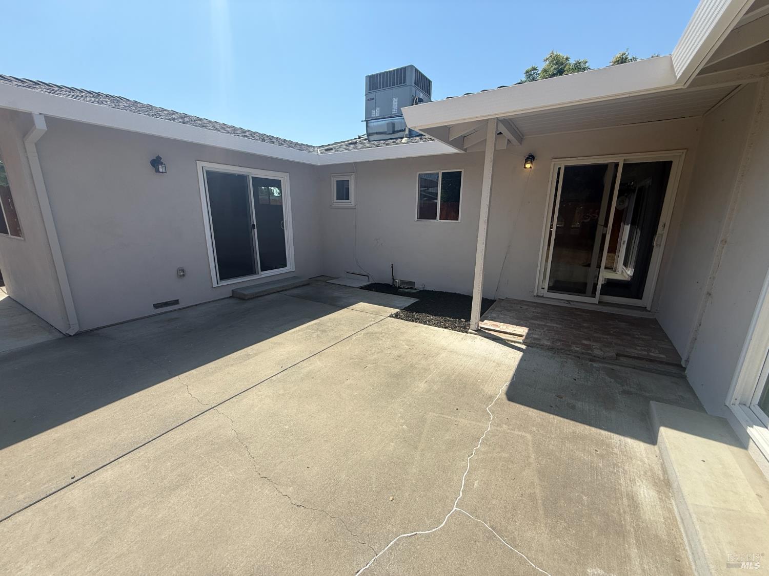 Detail Gallery Image 10 of 12 For 660 W F St, Dixon,  CA 95620 - 4 Beds | 2 Baths