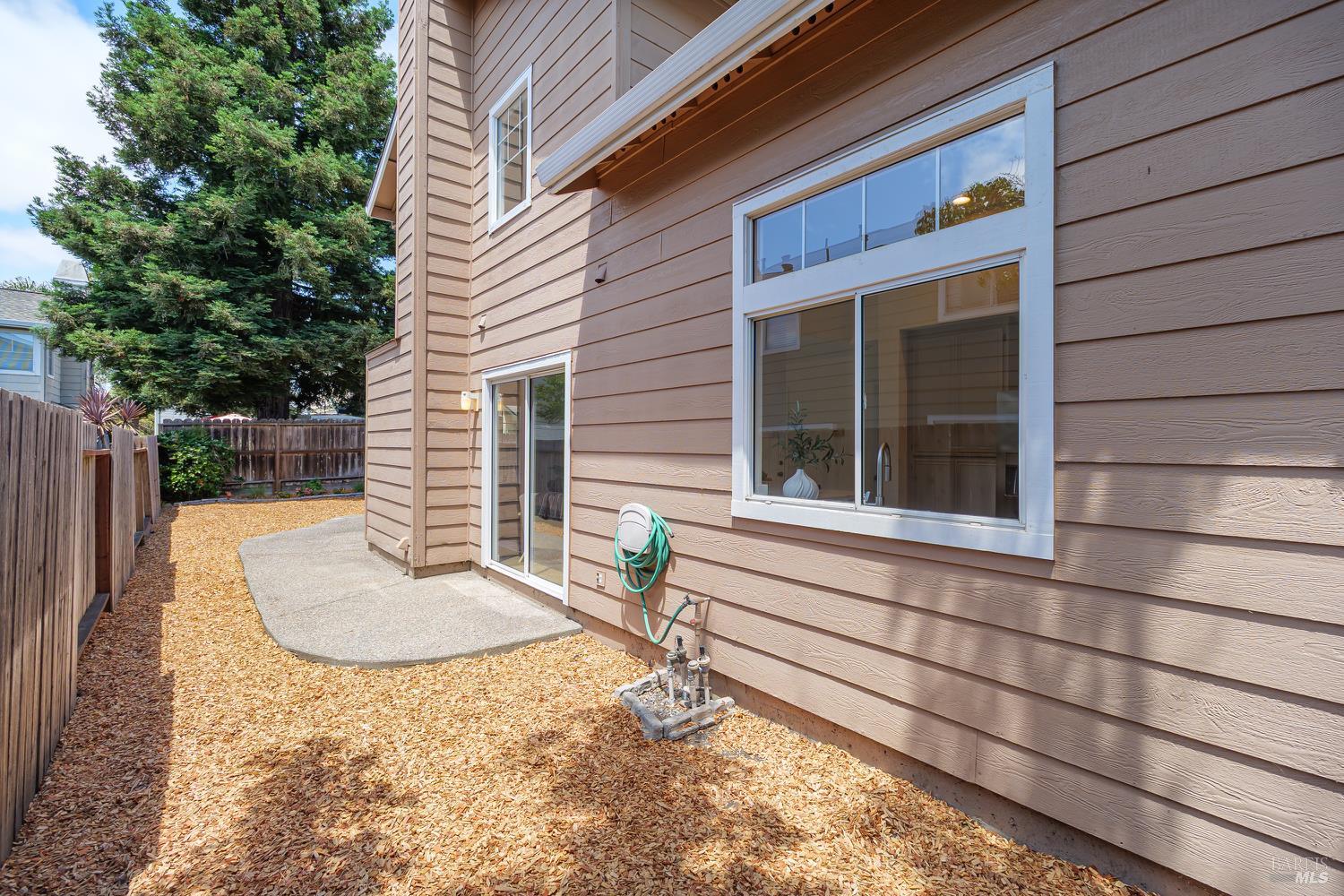 Detail Gallery Image 29 of 48 For 717 Weymouth St, Petaluma,  CA 94954 - 3 Beds | 2/1 Baths