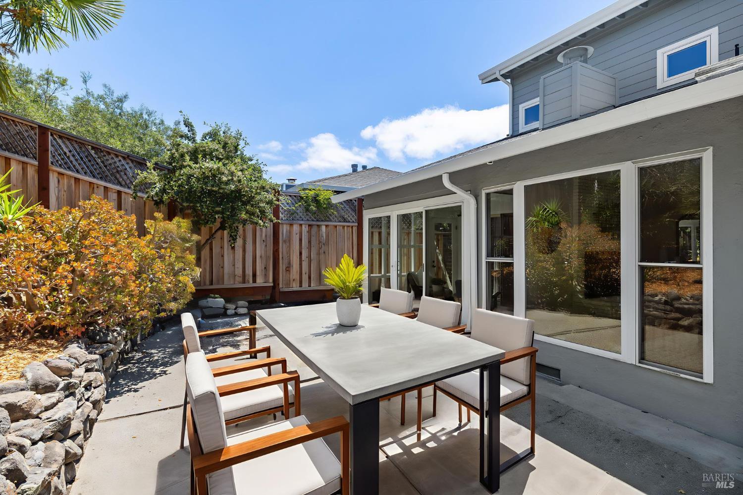 Detail Gallery Image 43 of 75 For 34 Crestwood Dr, San Rafael,  CA 94901 - 4 Beds | 3 Baths