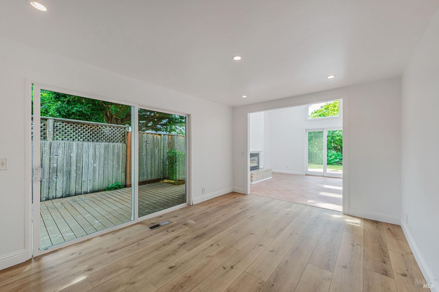 Detail Gallery Image 13 of 44 For 3 La Noche Ct, Novato,  CA 94945 - 4 Beds | 3 Baths