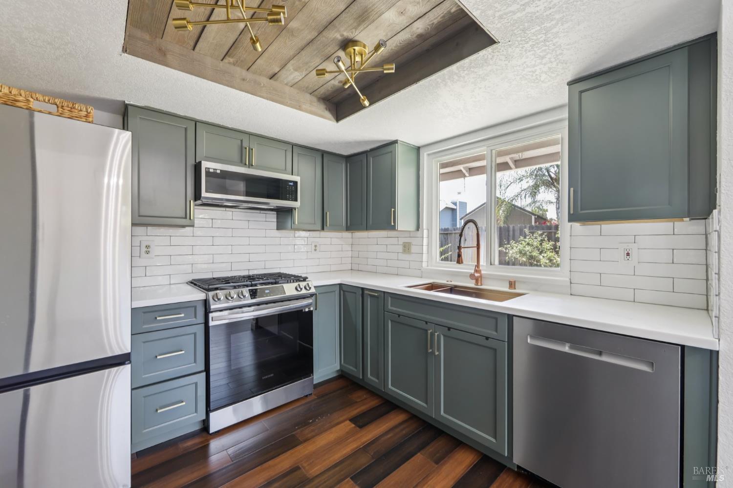 Detail Gallery Image 10 of 32 For 309 Nancy Ln, Vacaville,  CA 95687 - 3 Beds | 2 Baths
