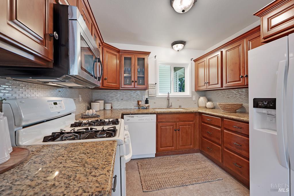 Detail Gallery Image 13 of 37 For 5012 Parkhurst Dr, Santa Rosa,  CA 95409 - 4 Beds | 2 Baths