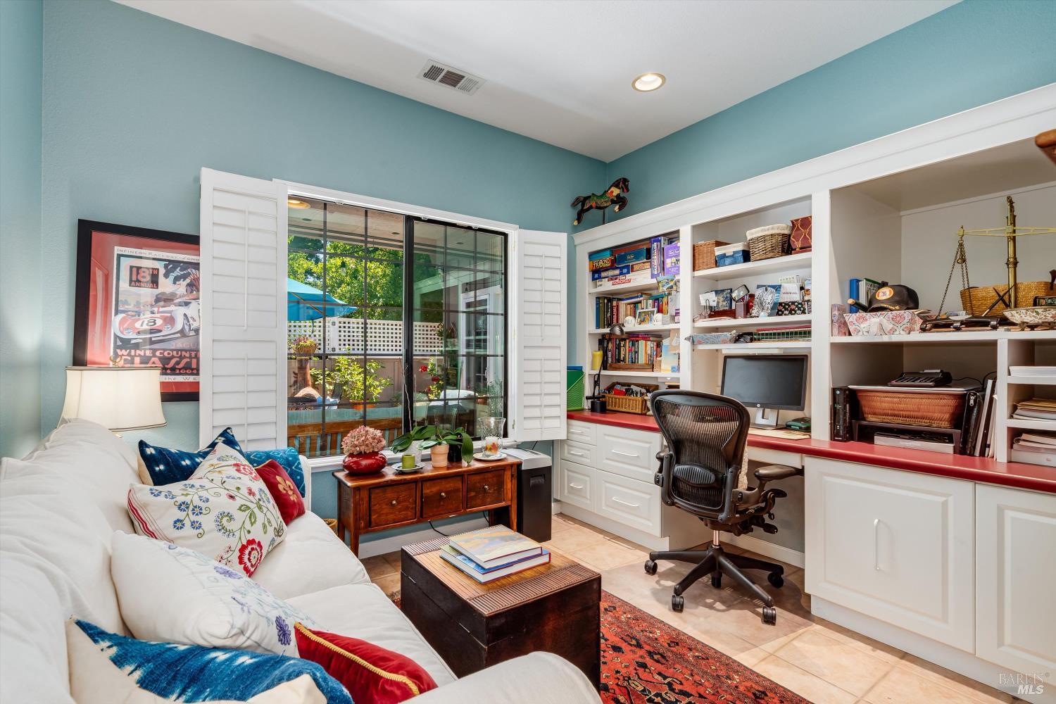 Detail Gallery Image 13 of 28 For 701 Amherst Cir, Sonoma,  CA 95476 - 3 Beds | 2 Baths