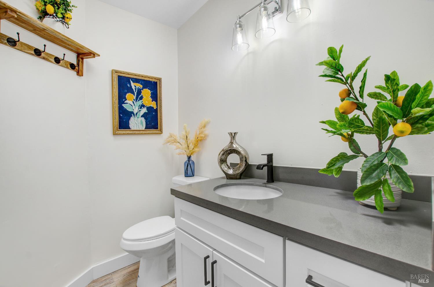 Detail Gallery Image 30 of 36 For 2721 Comanche St, Santa Rosa,  CA 95403 - 3 Beds | 2 Baths