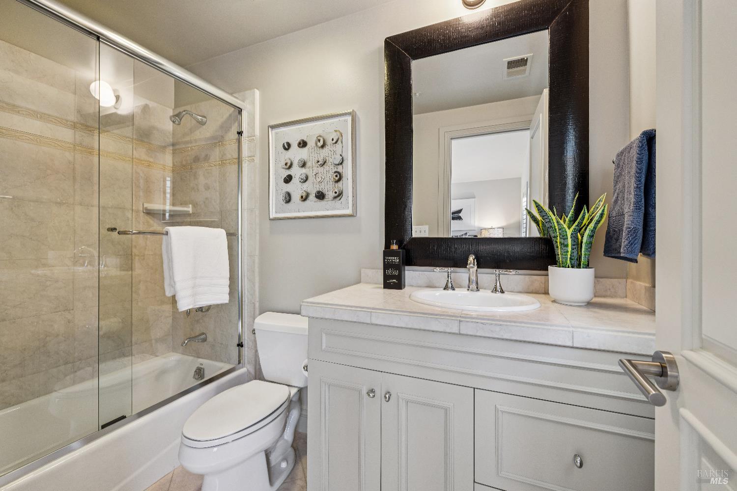 Detail Gallery Image 41 of 60 For 21 W Shore Rd, Belvedere Tiburon,  CA 94920 - 3 Beds | 3/1 Baths