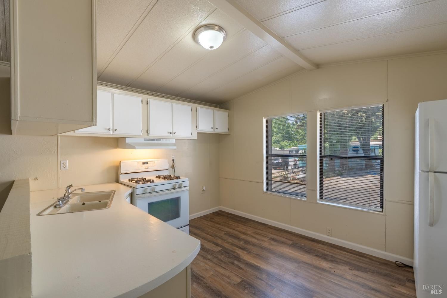 Detail Gallery Image 10 of 21 For 5545 Old Hwy 53 Unkn 7, Clearlake,  CA 95422 - 2 Beds | 1 Baths
