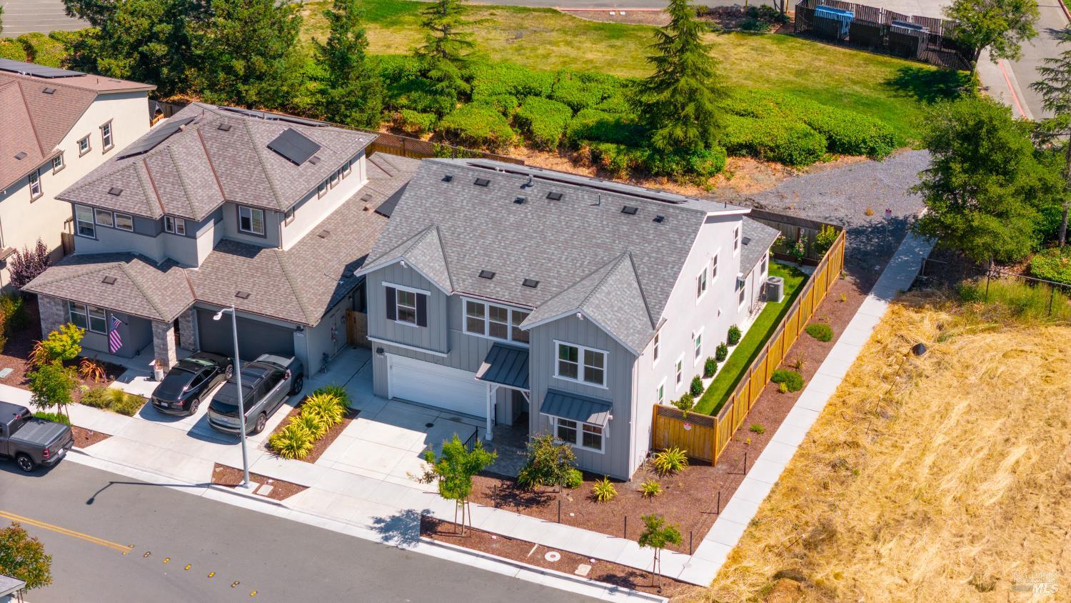 Detail Gallery Image 79 of 81 For 1421 Oak Cir, Rohnert Park,  CA 94928 - 4 Beds | 3/1 Baths