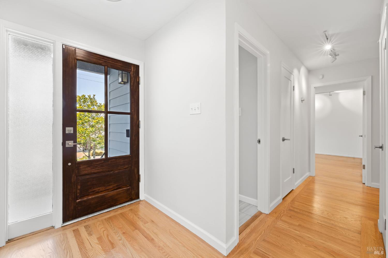 Detail Gallery Image 17 of 75 For 34 Crestwood Dr, San Rafael,  CA 94901 - 4 Beds | 3 Baths