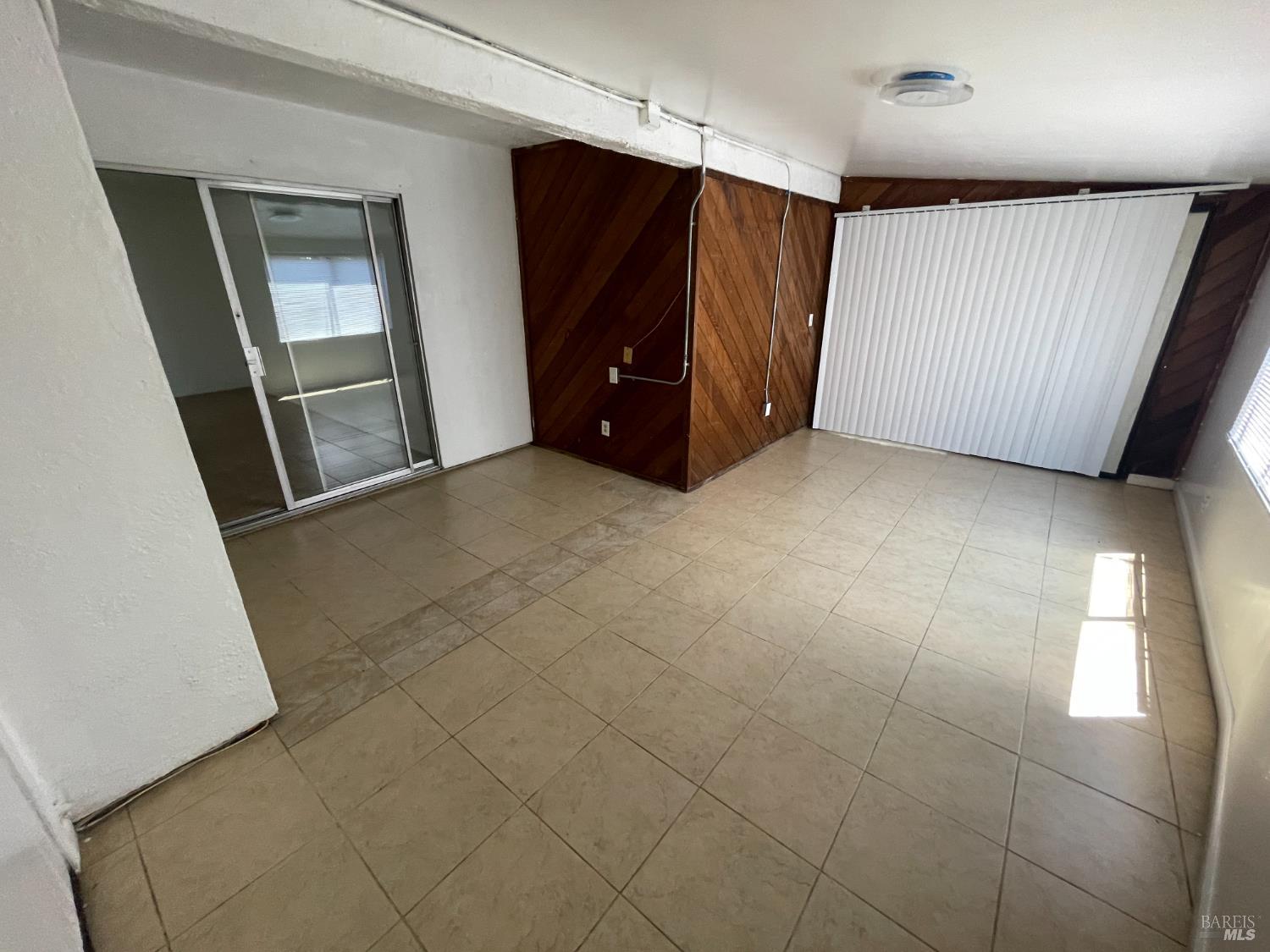 Detail Gallery Image 10 of 12 For 701 Pope Dr, Vallejo,  CA 94591 - 3 Beds | 2 Baths